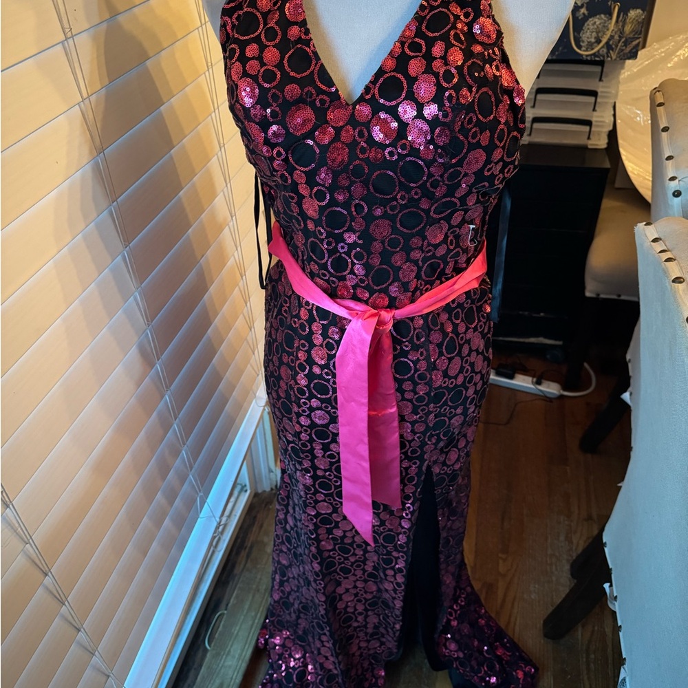 Riva Designs Elegant Black and Pink Gown